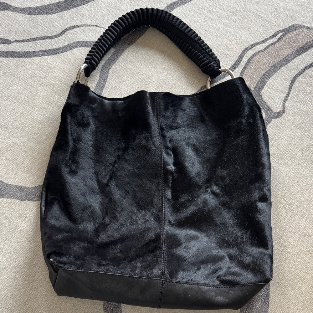 Overland Gili Cowhide Black Shoulder Bag Like New
